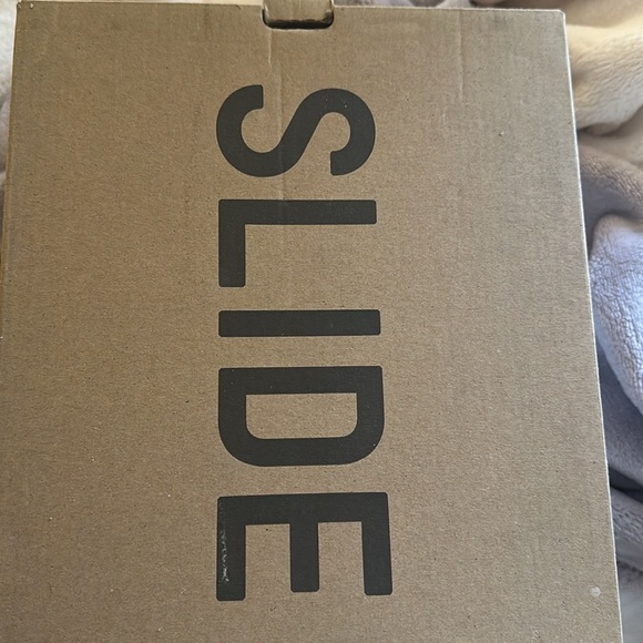 Yeezy slides - Picture 3 of 4